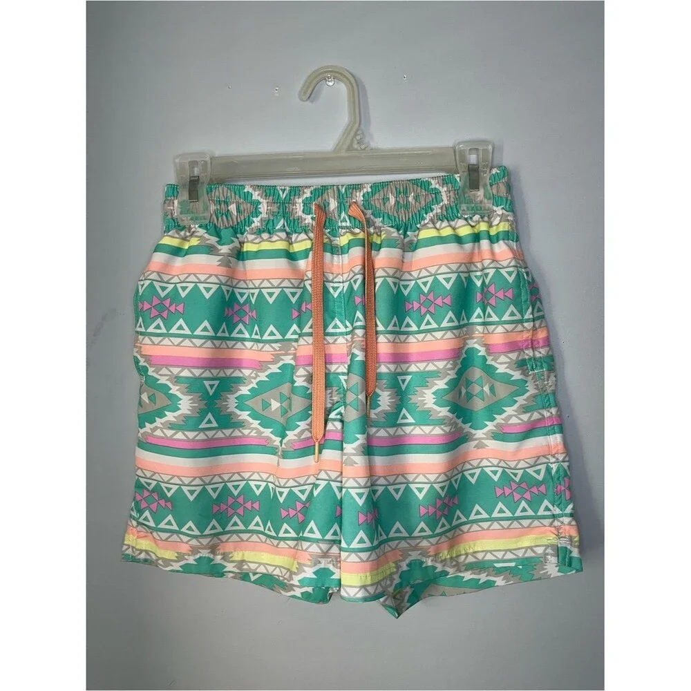 chubbies The En Fuegos Teal Geometric 5.5 Inch Classic Swim Trunks Size Small